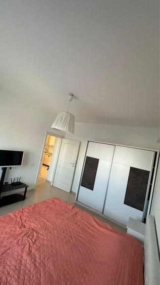 Apartament cu 2 camere semidecomandat în Roșu