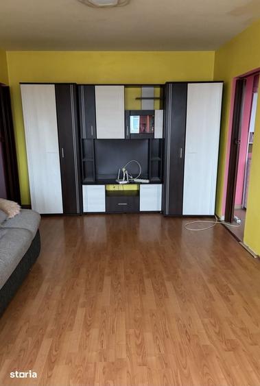 Apartament cu 2 camere semidecomandat în Independenței