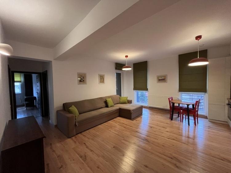 Apartament cu 3 camere decomandat, mobilat în Domenii