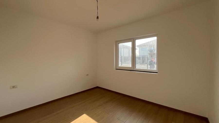 Duplex cu 3 camere cu Canalizare în Moșnița Nouă