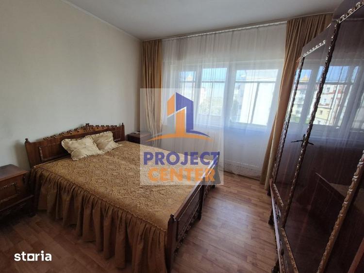 Apartament cu 3 camere decomandat în Central