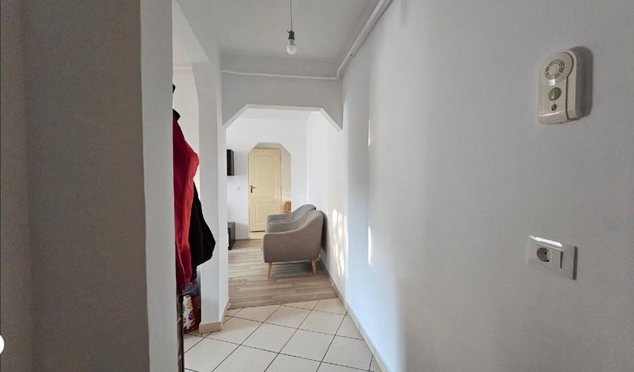 Apartament cu 3 camere, mobilat în Central
