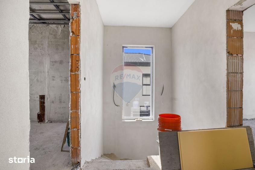Casă cu 5 camere cu Teren 392 Mp în 6 Vânători