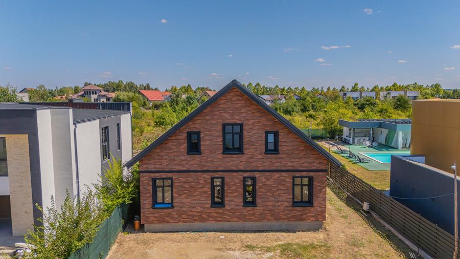 Casă individuală cu 5 camere cu Teren 991 Mp în Corbeanca