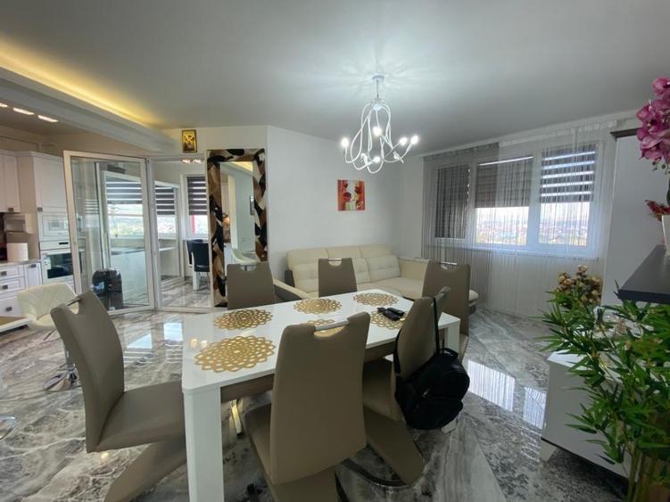 Apartament cu 3 camere decomandat, mobilat în Florești
