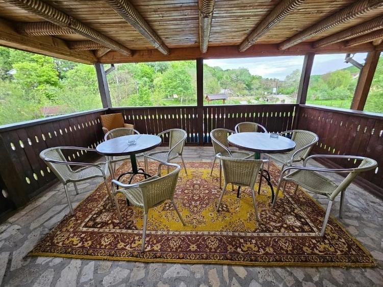 Casă cu 4 camere cu Teren 700 Mp în Sărata
