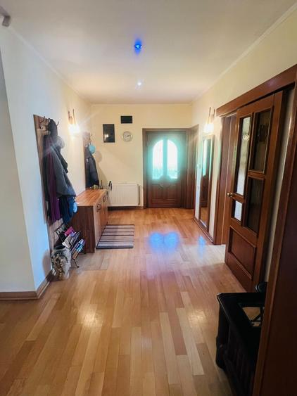 Casă individuală cu 4 camere cu Canalizare în Exterior Vest