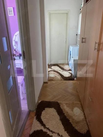 Apartament cu 3 camere semidecomandat, mobilat în Botizului