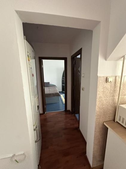 Apartament cu 2 camere decomandat în Calea București