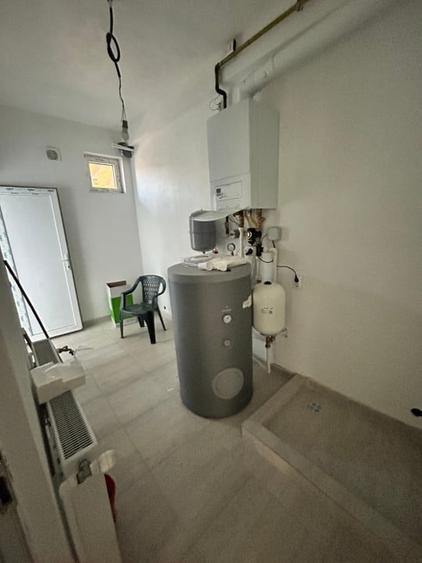 Spațiu comercial, de 310 mp, în Florești