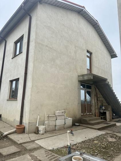 Casă cu 4 camere cu Teren 333 Mp în Central