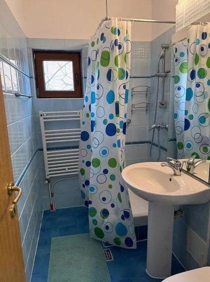 Casă cu 5 camere cu Teren 240 Mp în Domenii