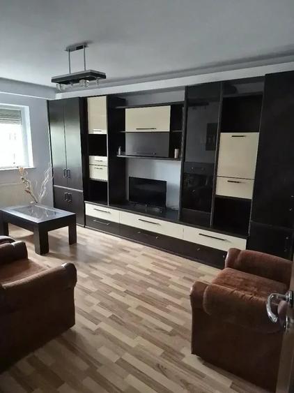 Apartament cu 2 camere decomandat în 1 Mai