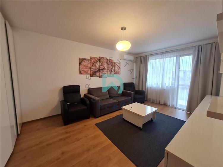 Apartament cu 2 camere decomandat, mobilat în Tractorul