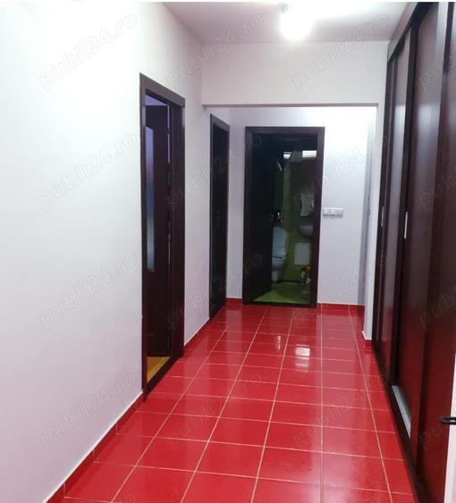 Apartament cu 3 camere decomandat în Exterior Vest