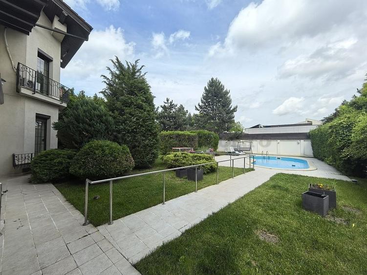 Casă individuală cu 5 camere cu Canalizare în Pipera