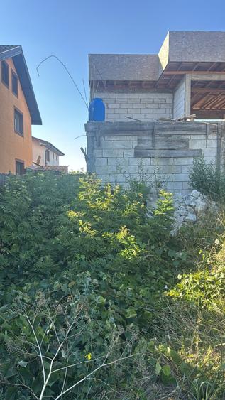 Casă individuală cu 5 camere cu Teren 700 Mp în Dârza