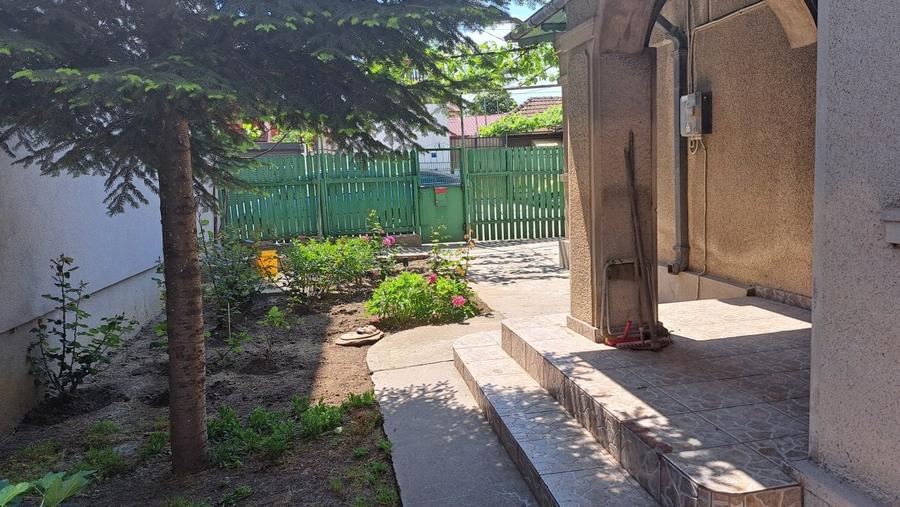 Casă individuală cu 3 camere cu Teren 325.76000976562 Mp în Coiciu