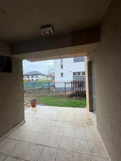 Casă individuală cu 4 camere cu Canalizare în Tunari