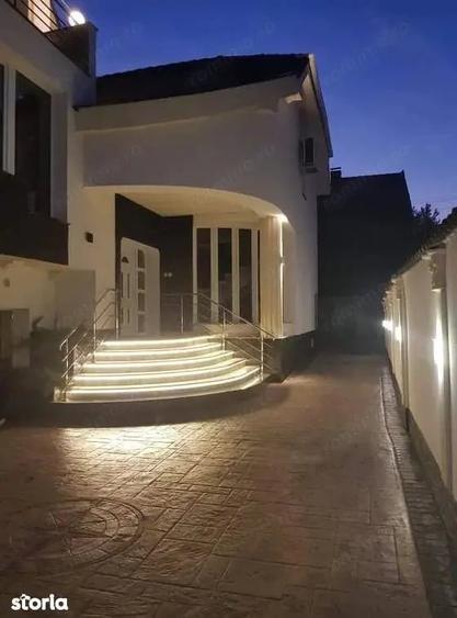 Casă cu Teren 500 Mp în Botizului