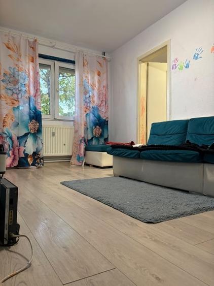 Apartament cu 3 camere semidecomandat, mobilat în Șagului