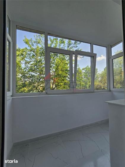 Apartament cu 4 camere decomandat în Dacia
