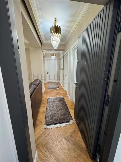 Apartament cu 3 camere semidecomandat, mobilat în Aviației