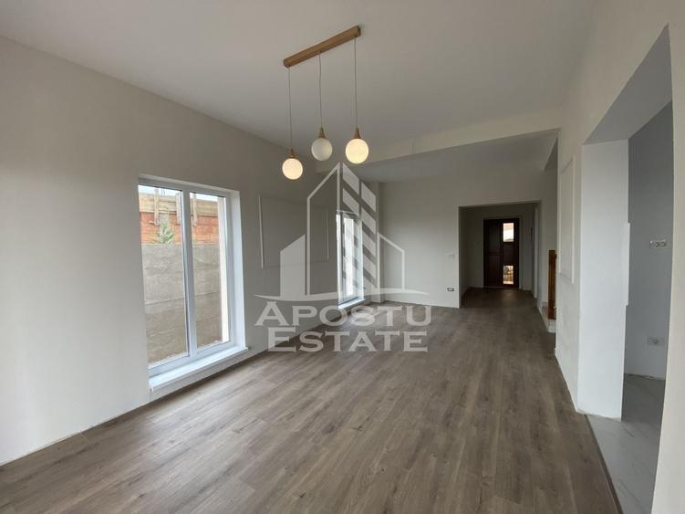 Duplex cu 5 camere cu Canalizare în Săcălaz
