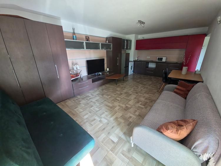 Apartament cu 2 camere decomandat, mobilat în Sat Vacanță