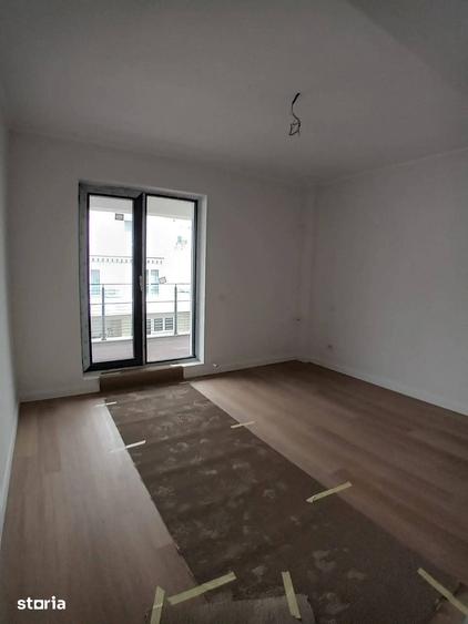 Apartament cu 4 camere decomandat în Herăstrău
