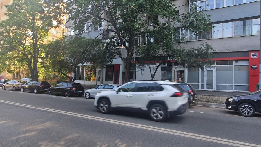 Spațiu comercial, de 100 mp, în Constructorilor