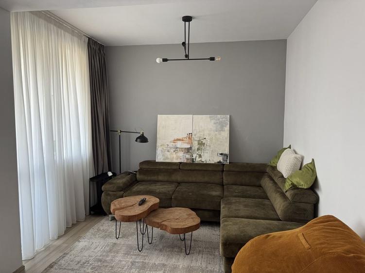 Apartament cu 2 camere decomandat în Central