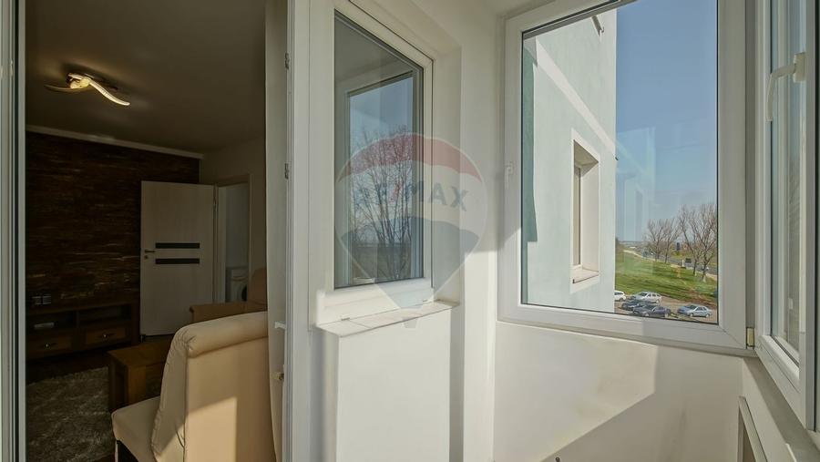 Apartament cu 3 camere semidecomandat în Nord