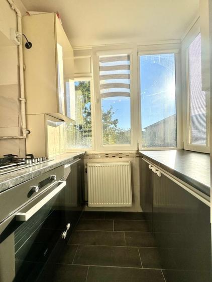 Apartament cu 3 camere decomandat în Lipovei