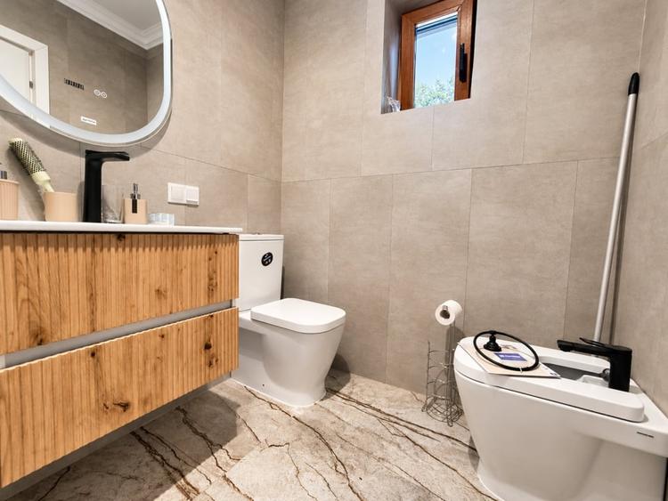 Apartament cu 3 camere semidecomandat în Baciu