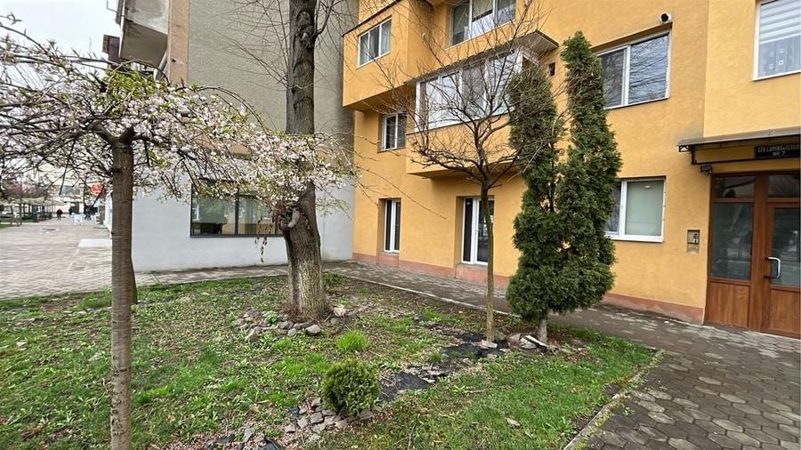 Spațiu comercial, în Ultracentral