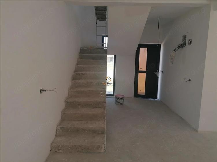 Casă cu Teren 200 Mp în Central