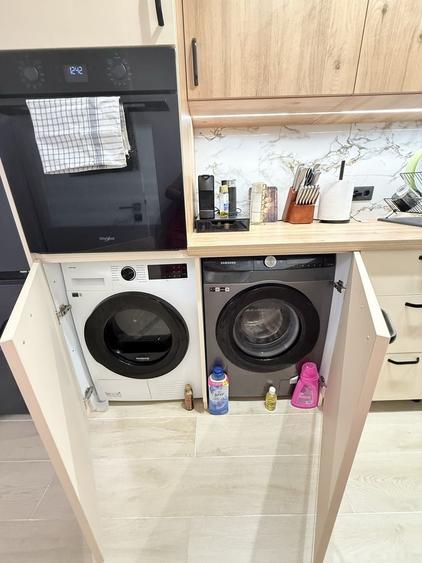Apartament cu 3 camere decomandat în Florești