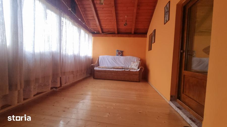 Casă cu 4 camere cu Teren 1079 Mp în Hidiș