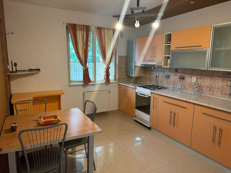 Apartament cu 2 camere decomandat în Drumul Taberei
