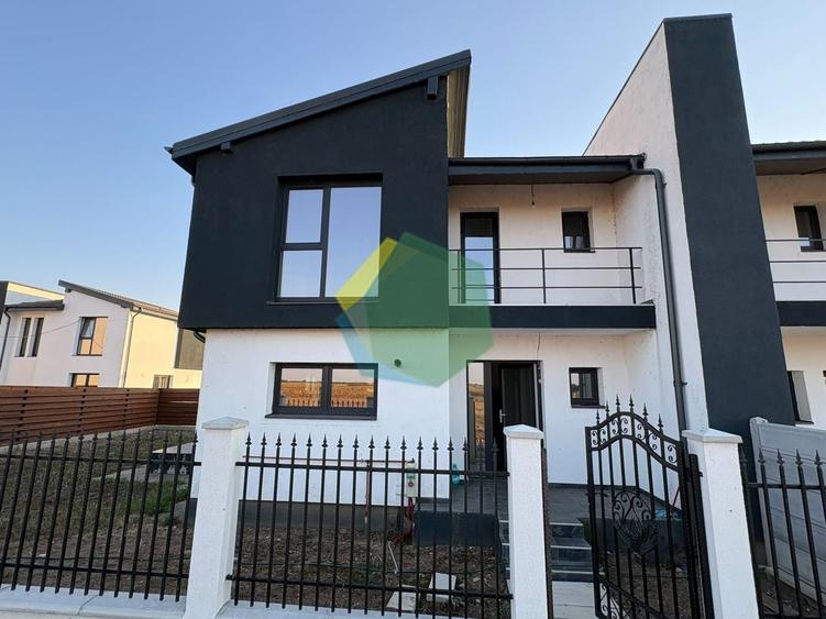 Duplex cu 3 camere cu Canalizare în Sud-Vest