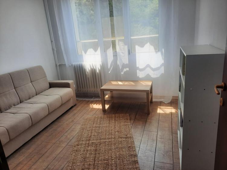 Apartament cu 3 camere decomandat în Drumul Taberei