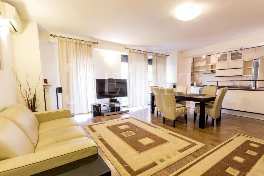 Apartament cu 3 camere semidecomandat, mobilat în Ștefan cel Mare