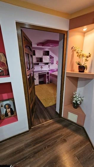 Apartament cu 5 camere decomandat, mobilat în Dumbrăveni