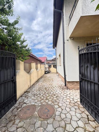 Casă cu 3 camere cu Teren 200 Mp în Palas