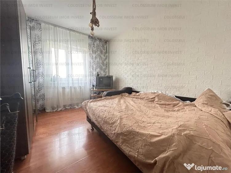 Apartament cu 3 camere decomandat în Noua