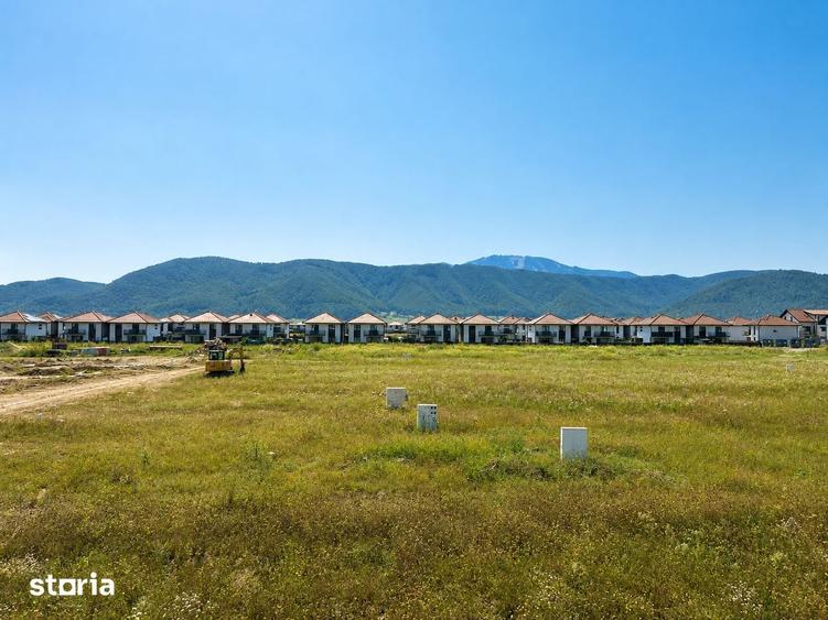 Casă cu 4 camere cu Teren 250 Mp în IAR