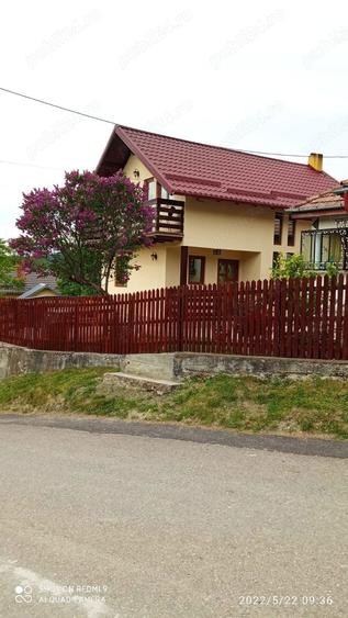 Casă cu 5 camere în Vistieru