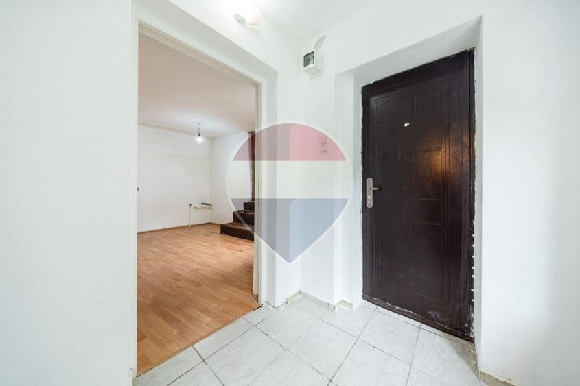 Casă individuală cu 2 camere cu Teren 191 Mp în Schei