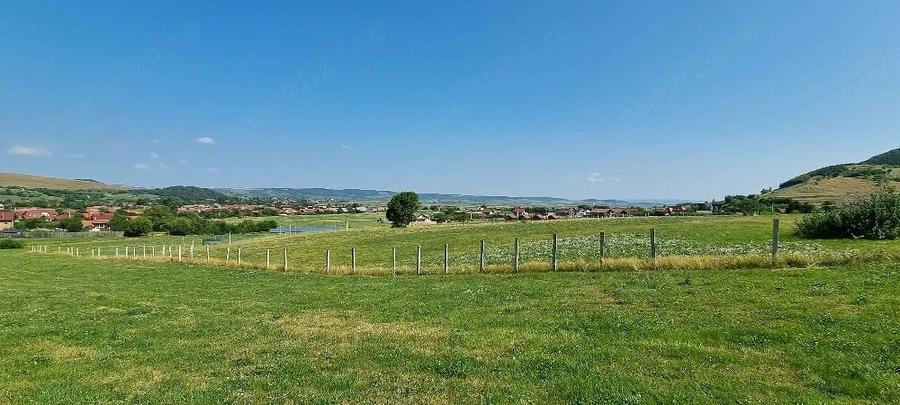 Teren de 5000 mp, în Gura Râului